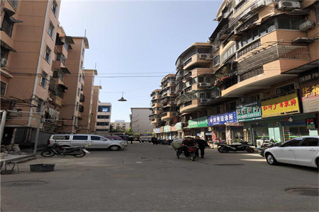 明诚园，65m2套二带附房，好楼层，全明户型明城学区房！